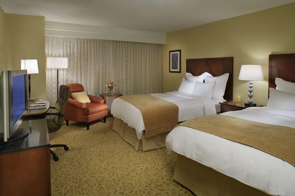 Отель Marriott Downtown At Cf Toronto Eaton Centre Экстерьер фото