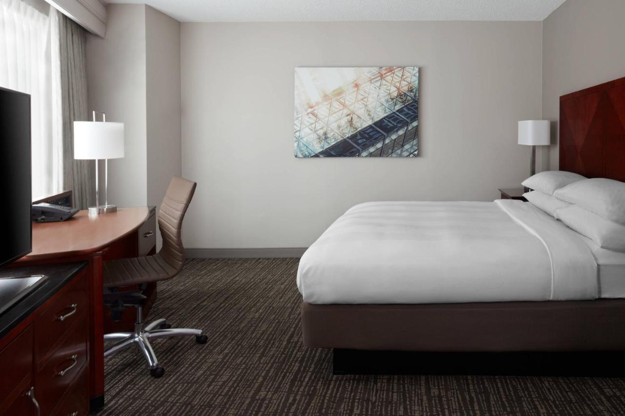 Отель Marriott Downtown At Cf Toronto Eaton Centre Экстерьер фото