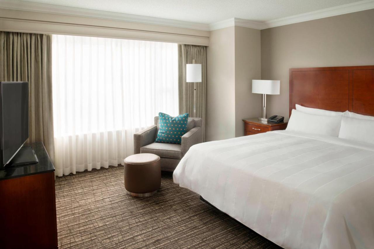 Отель Marriott Downtown At Cf Toronto Eaton Centre Экстерьер фото