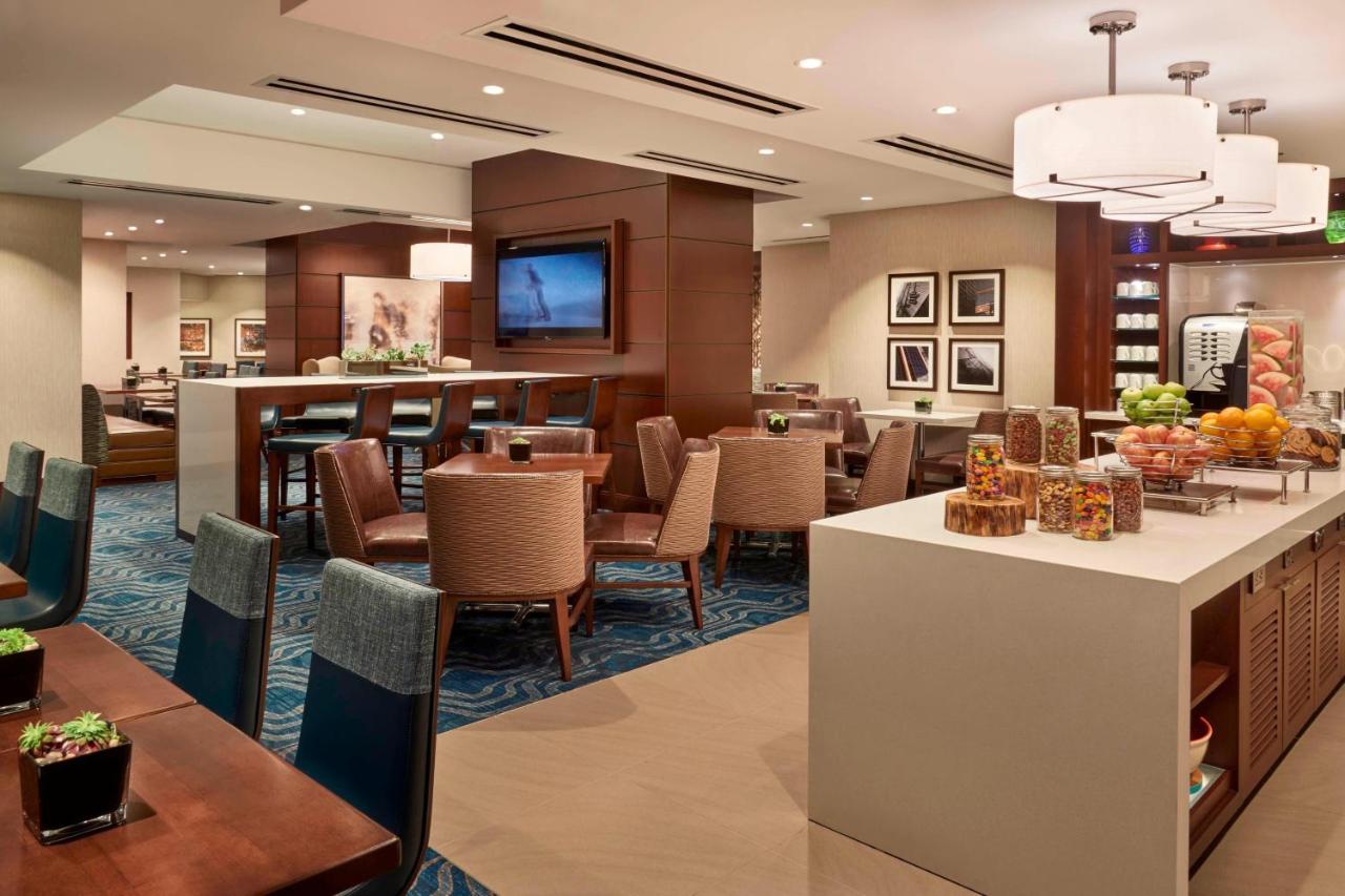 Отель Marriott Downtown At Cf Toronto Eaton Centre Экстерьер фото