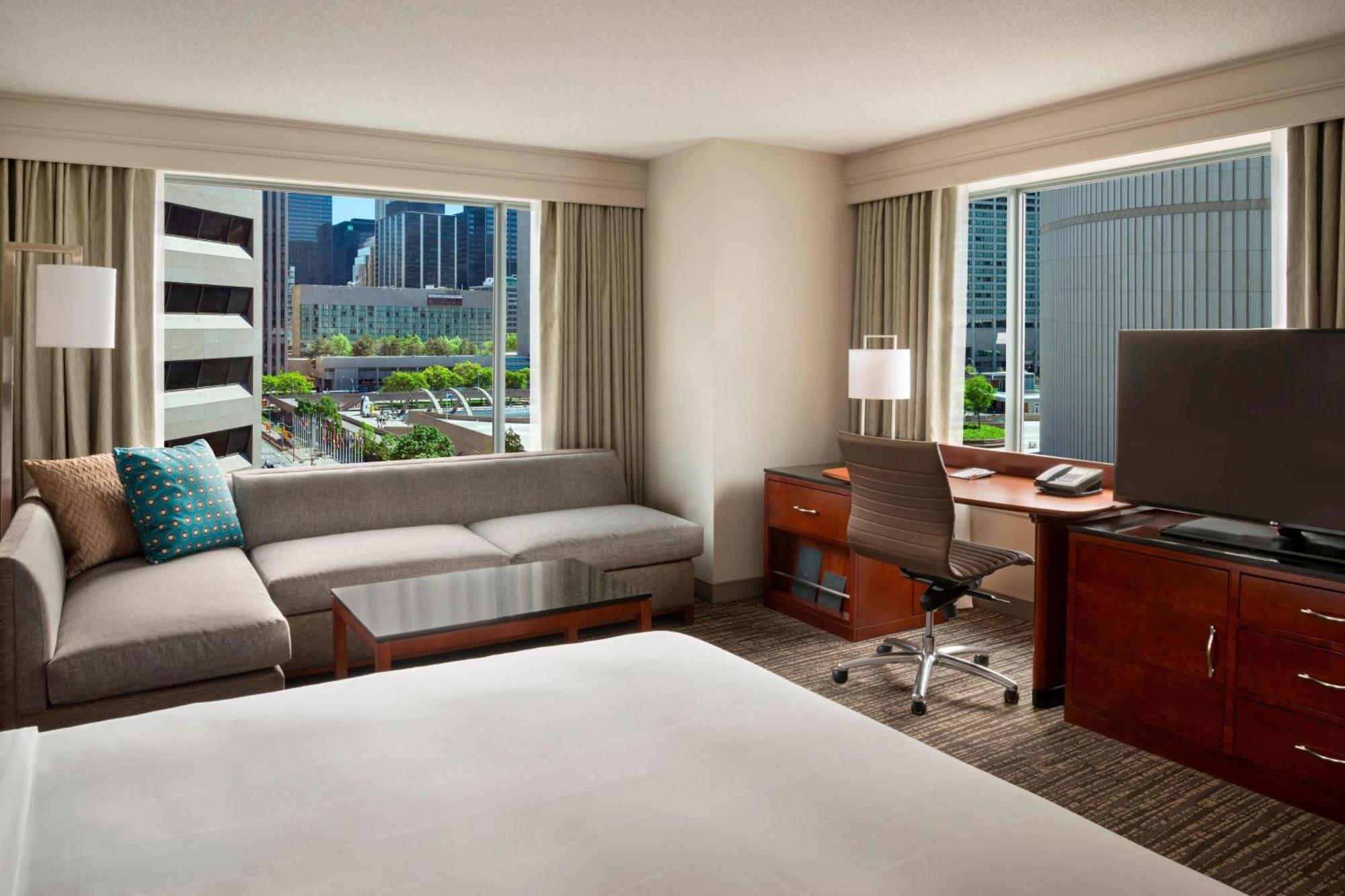 Отель Marriott Downtown At Cf Toronto Eaton Centre Экстерьер фото