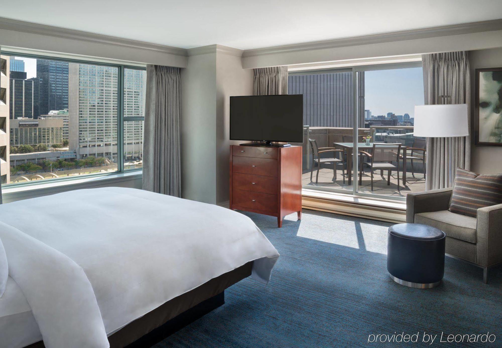 Отель Marriott Downtown At Cf Toronto Eaton Centre Экстерьер фото