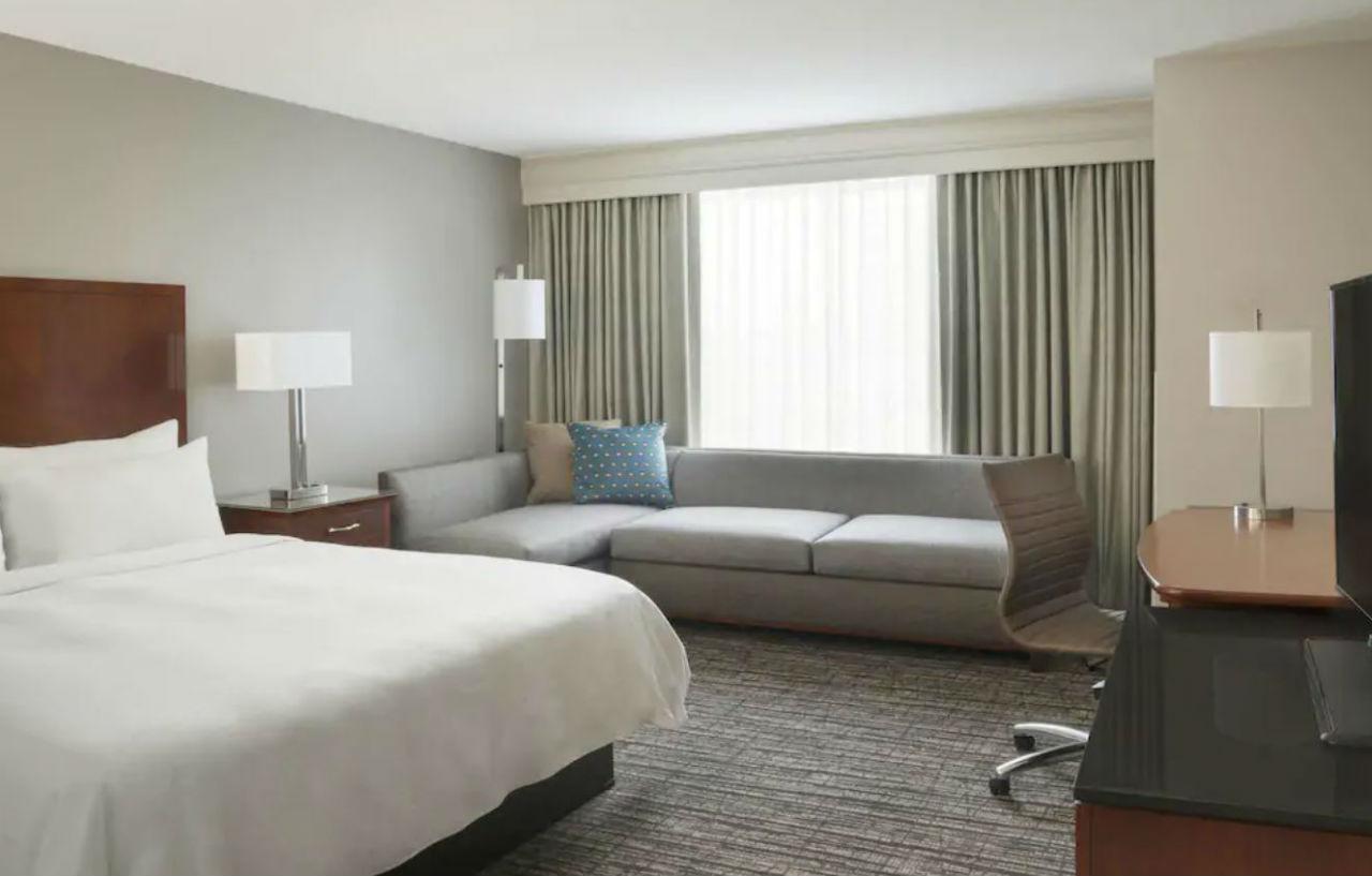 Отель Marriott Downtown At Cf Toronto Eaton Centre Экстерьер фото